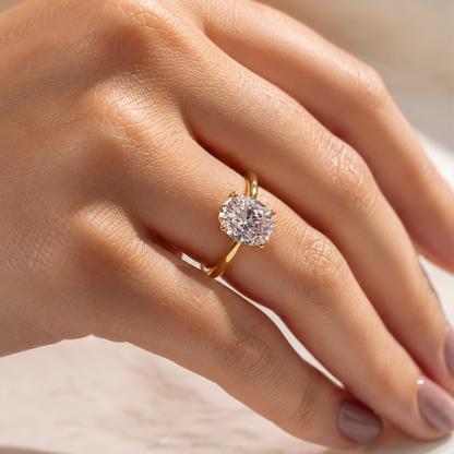 Moissanit Ring Oval Elegance 18 Karat Vergoldet