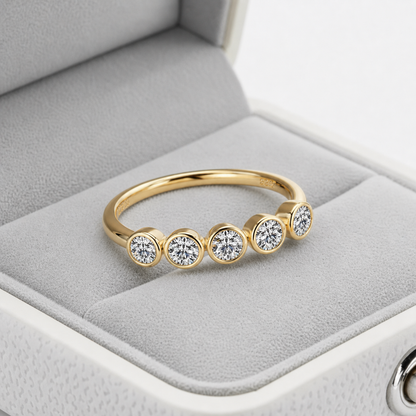 Bague demi-éternité en moissanite et plaqué or cinq pierres