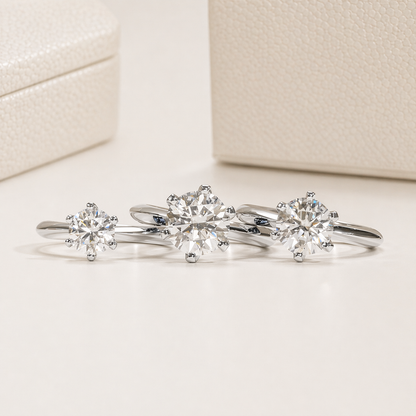 Bague Solitaire classique en moissanite brillante plaquée or blanc