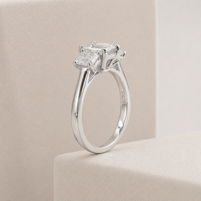 Triplet Smaragd Schliff Moissanit Vergoldeter Ring