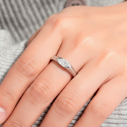 Eclipse Marquise Lünettengefasster vergoldeter Ring