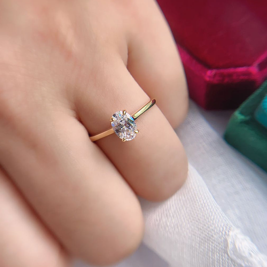 Ellegance Oval Moissanite Ring