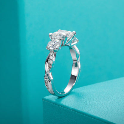 Anel Twisted Moissanite Cravejado - Loratta