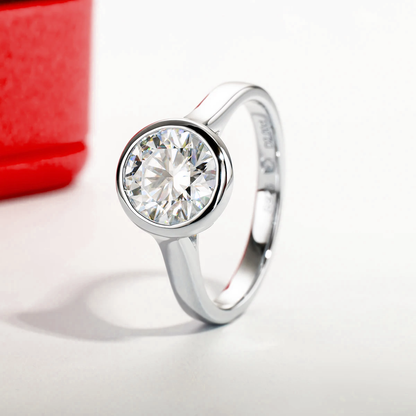 Point of Light Moissanite Solitaire Ring