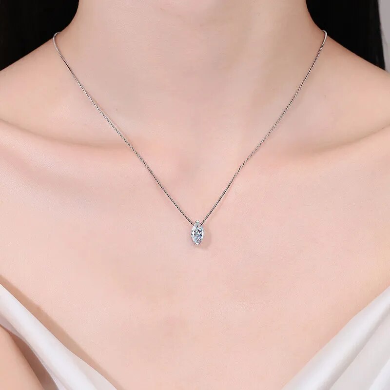 Colar Bella Marquise Moissanite em Prata - Loratta