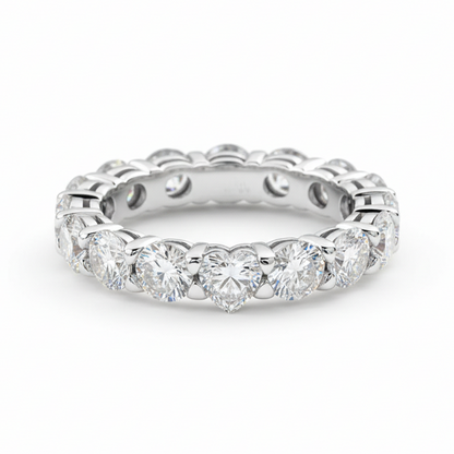Ravissante bague d'éternité en moissanite taille cœur plaquée or