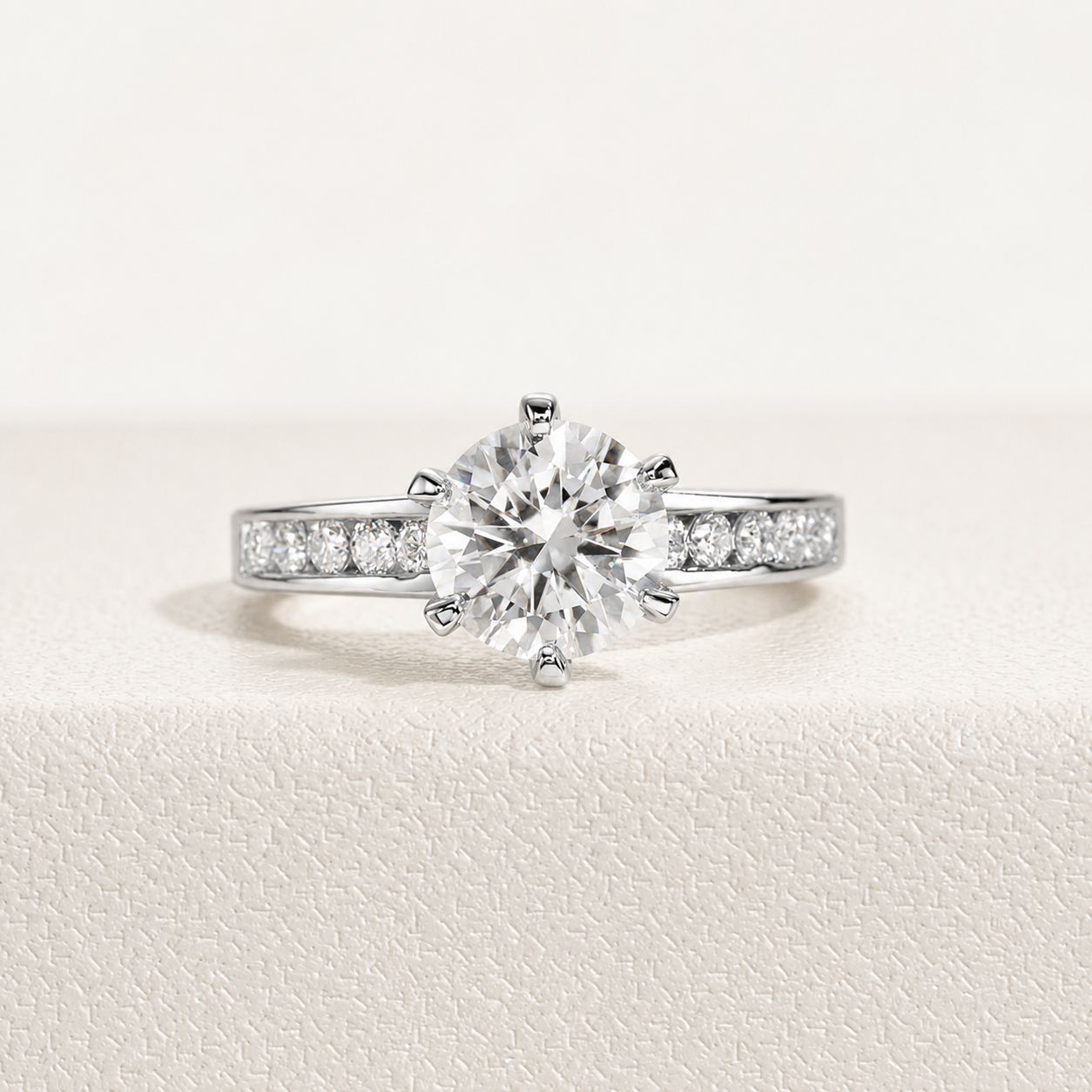 Bague Fée en Moissanite Sertie en Canal et Plaqué Or