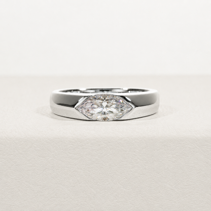 Eclipse Marquise Lünettengefasster vergoldeter Ring