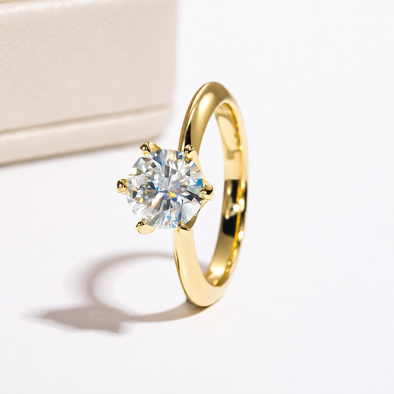 Bague Solitaire en Moissanite Brillante Classique Plaqué Or